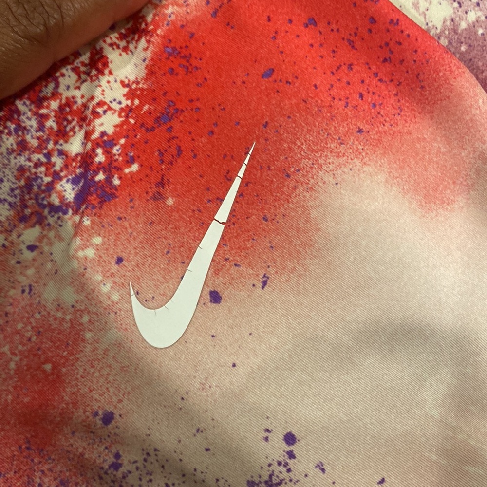 Nike Capris Sz M and Sports Bra Sz S and M tank - Picture 7 of 9